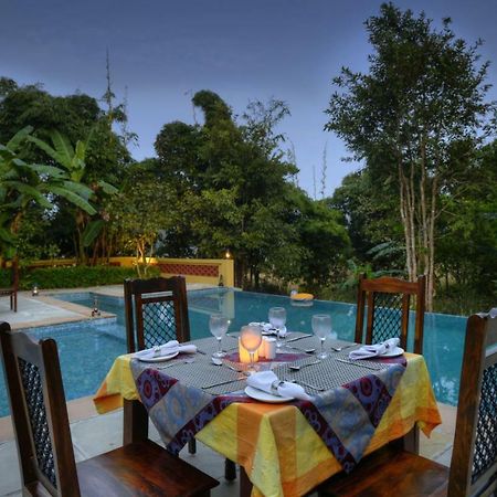 Courtyard House Hotel Kānha Buitenkant foto