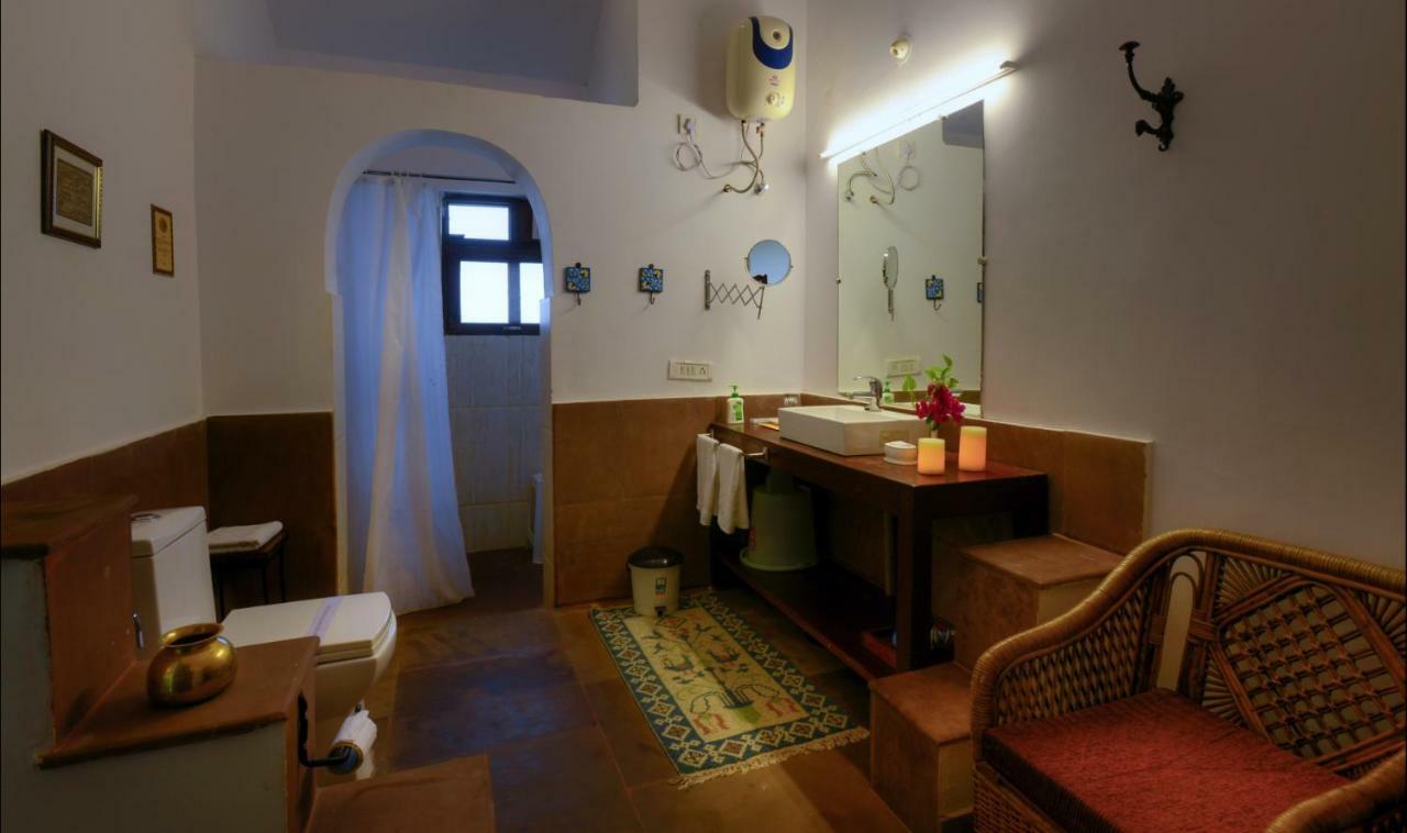 Courtyard House Hotel Kānha Buitenkant foto