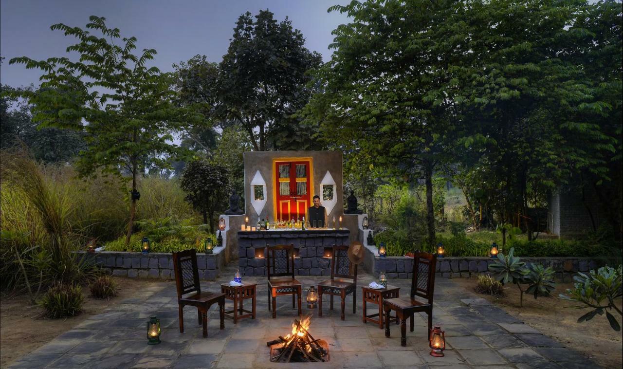 Courtyard House Hotel Kānha Buitenkant foto