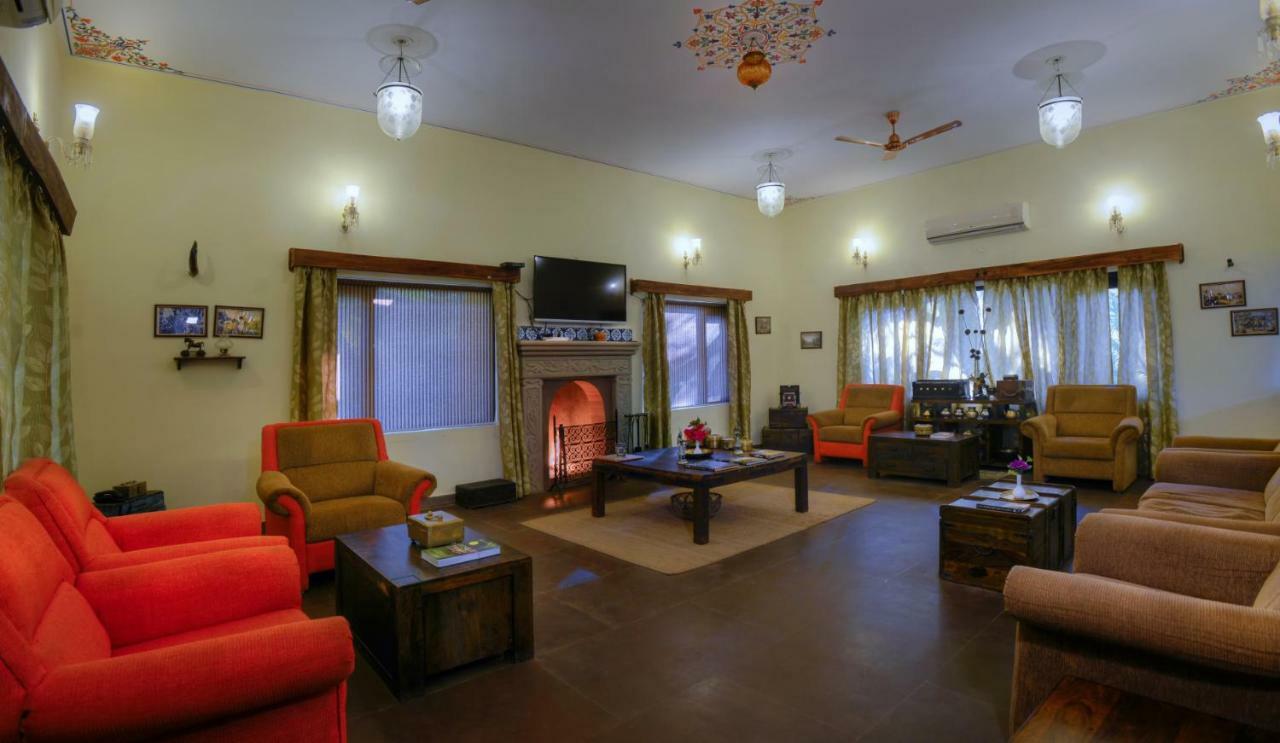 Courtyard House Hotel Kānha Buitenkant foto
