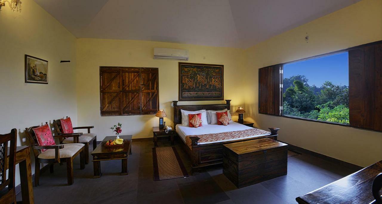 Courtyard House Hotel Kānha Buitenkant foto
