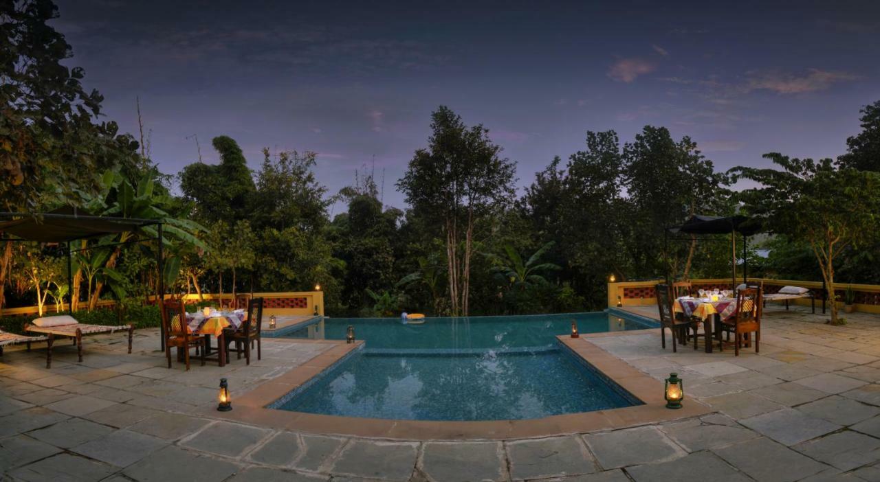 Courtyard House Hotel Kānha Buitenkant foto